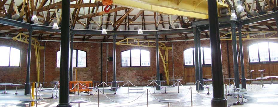 ROUNDHOUSE, DERBY COLLEGE. Inside Rotunda - Empty